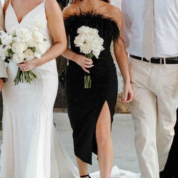 Black dress - Picture 8 of 9